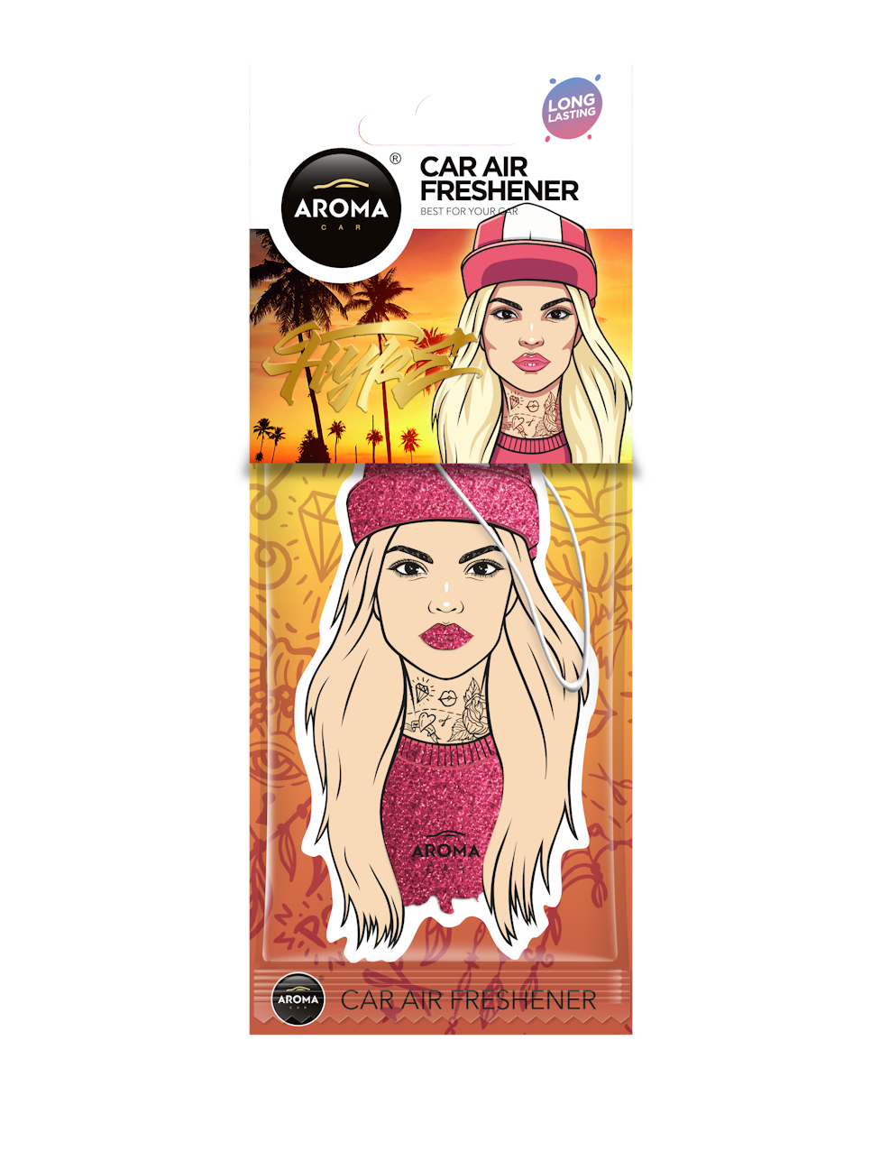 Опаковка на автомобилен ароматизатор с стилизирана илюстрация на жена с розова шапка и тениска, на тропически фон.
