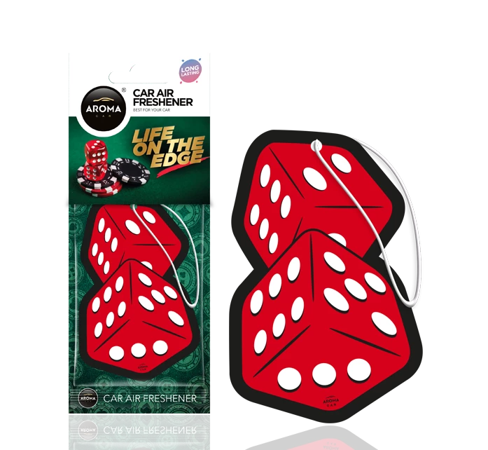 Зарове за игра с червен дизайн и опаковка на автомобилен ароматизатор